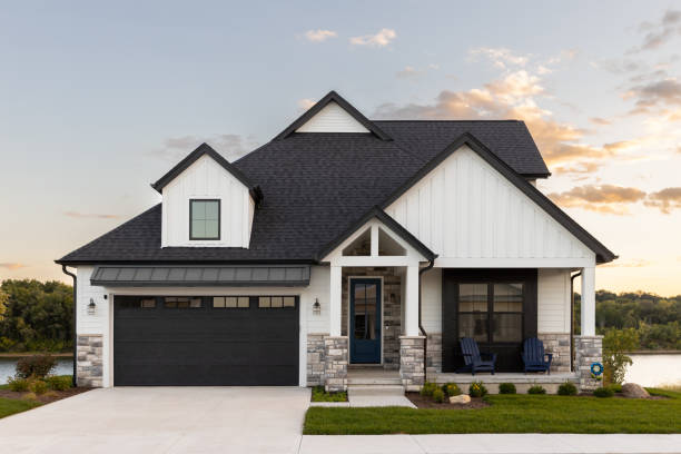 Best Asphalt Shingles Roofing  in Wyandotte, MI